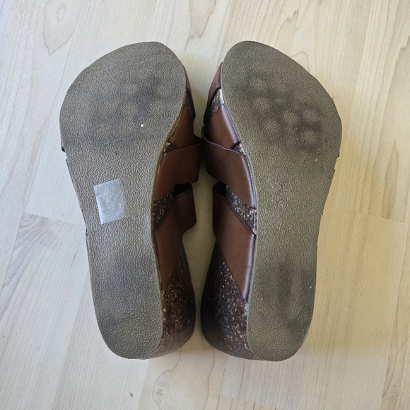 Blowfish Brown Wedge Sandals Size 9 - Picture 6 of 8